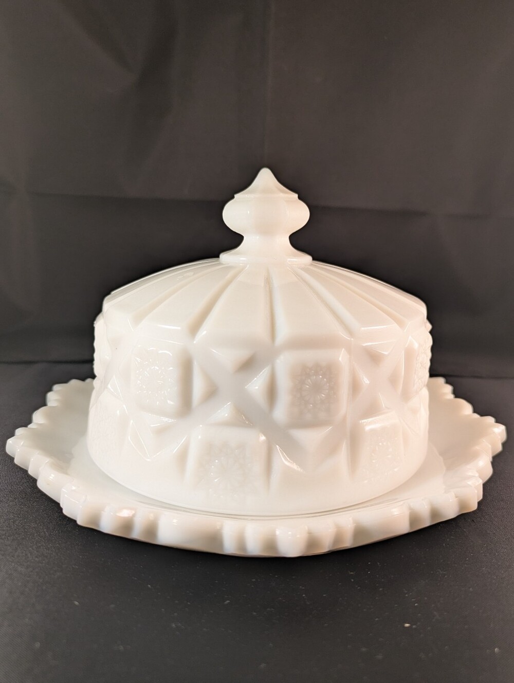 Vintage Westmoreland Old Quilt Covered Dome Butter Cheese Dish White Milk Glass